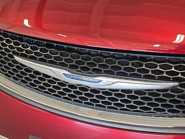Used 2017 Chrysler Pacifica Touring-L Plus image 39