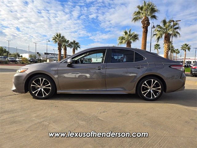 Used 2019 Toyota Camry SE image 3