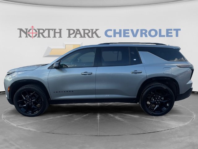 Used 2025 Chevrolet Traverse RS FWD image 4