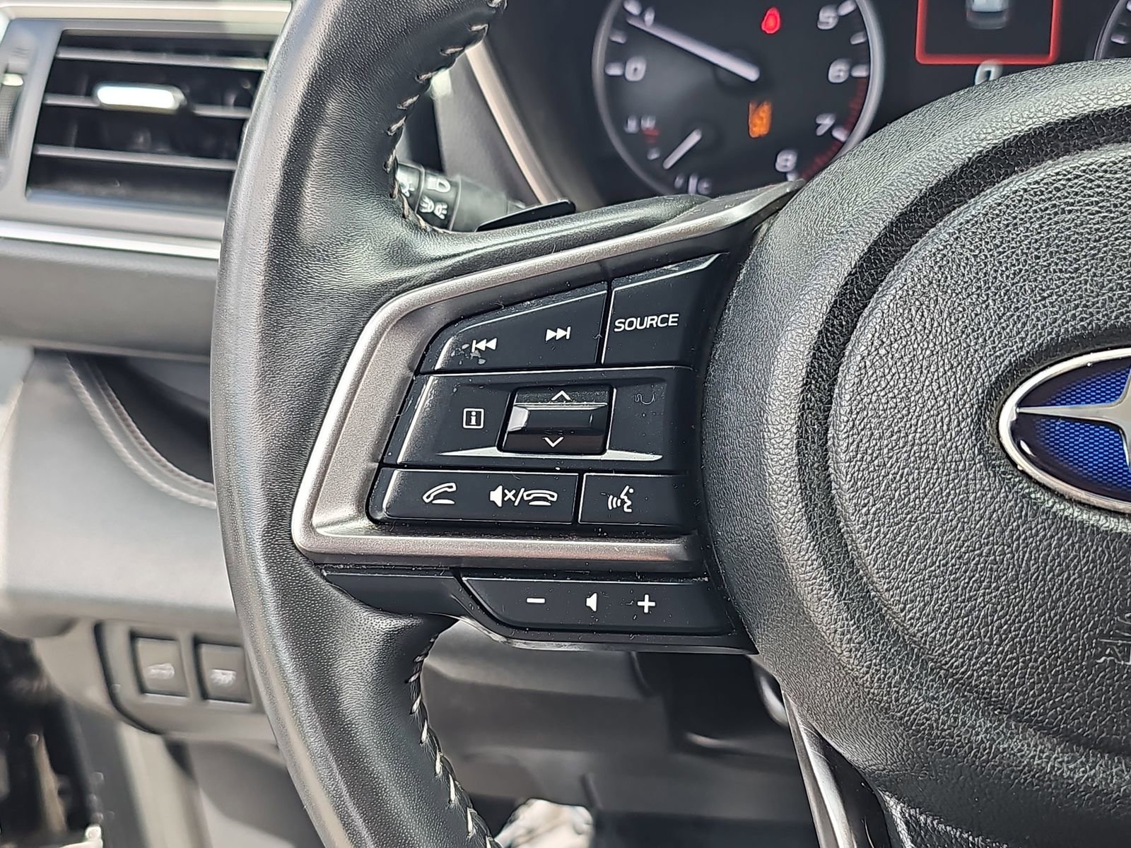 Certified 2023 Subaru Ascent Touring AWD/4WD image 17