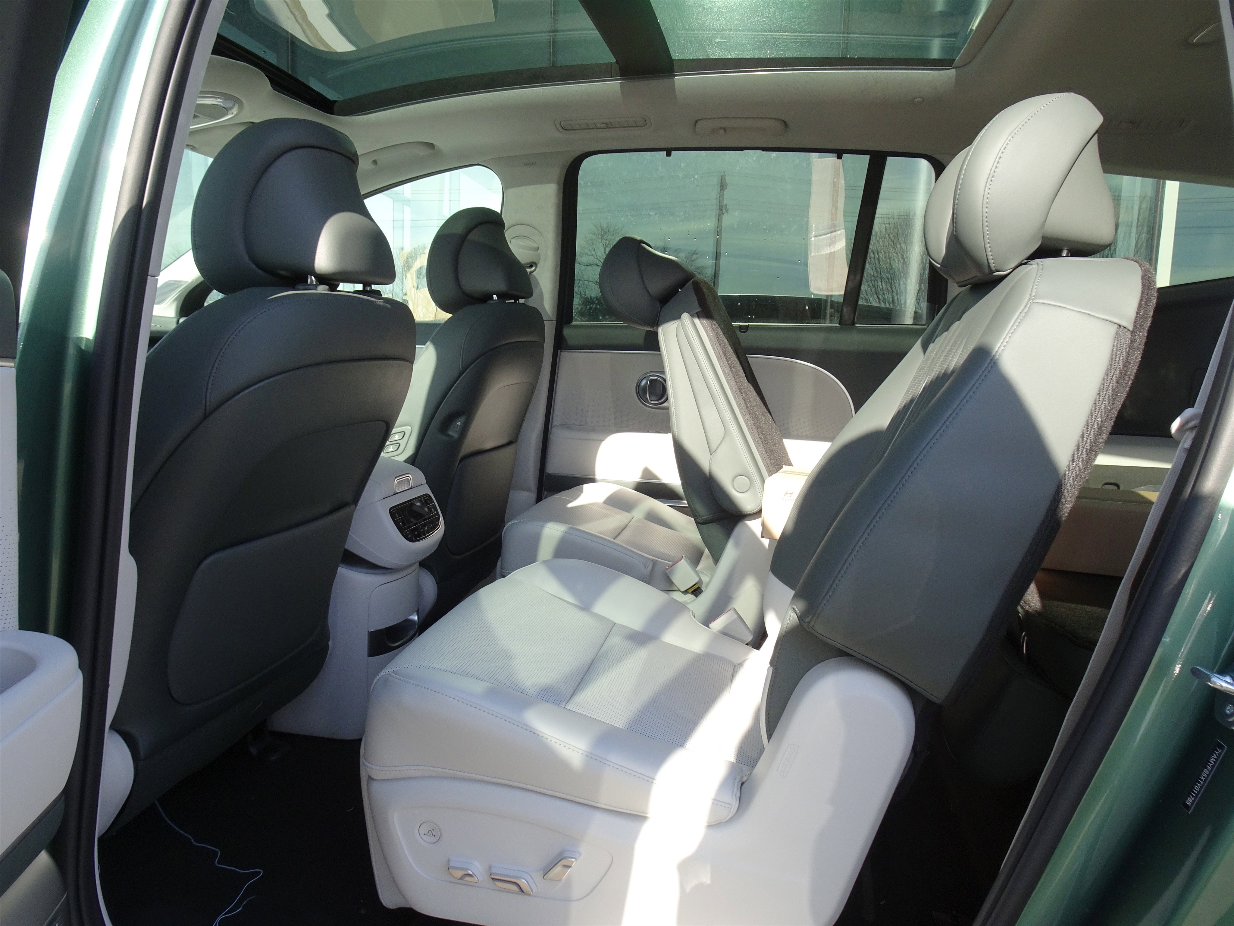 New 2026 Hyundai Ioniq 9 Calligraphy image 11