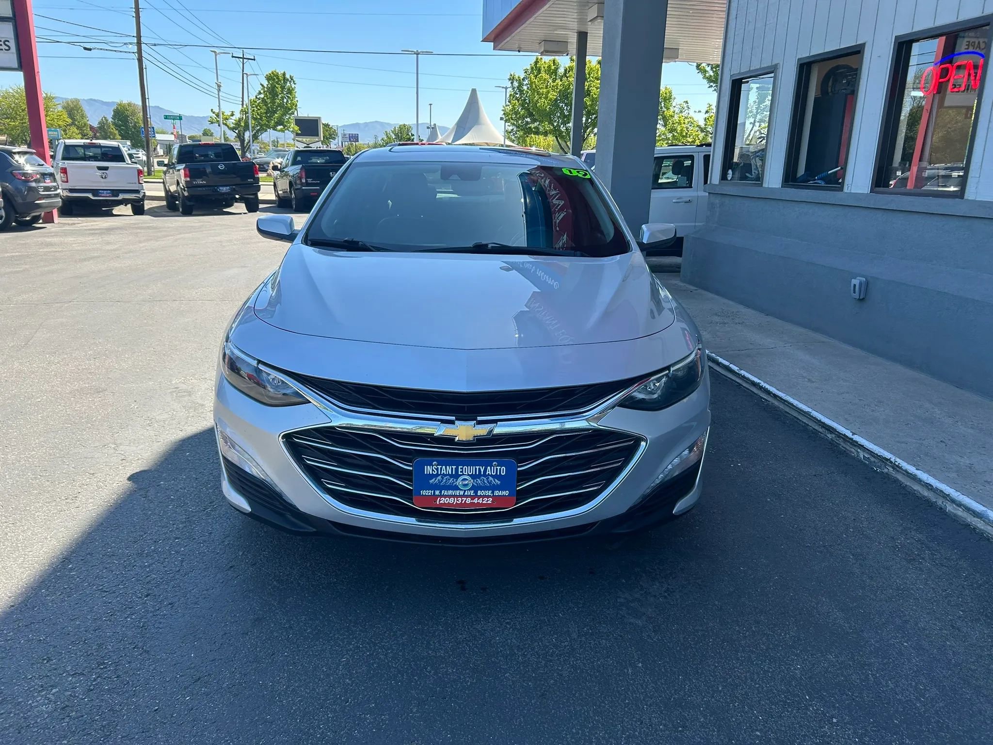 Used 2019 Chevrolet Malibu Hybrid w/ Leather Package FWD image 25