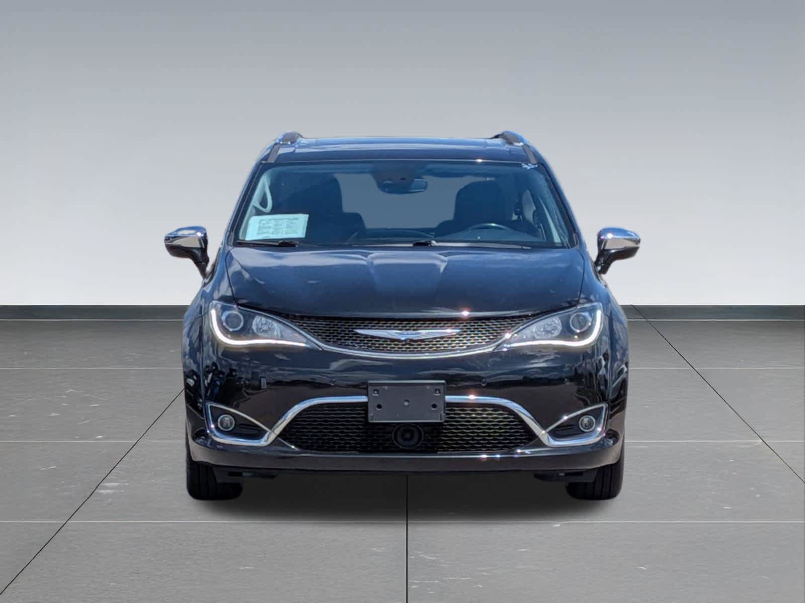 Used 2020 Chrysler Pacifica Limited w/ Advanced Safetytec Group FWD image 8