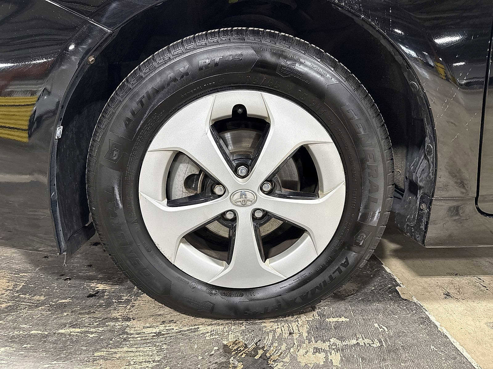 Used 2012 Toyota Prius Two image 10