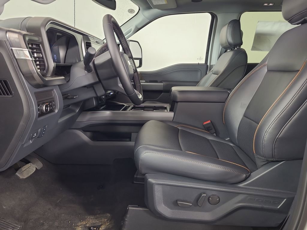 New 2026 Ford F350 Lariat w/ Black Appearance Package image 20