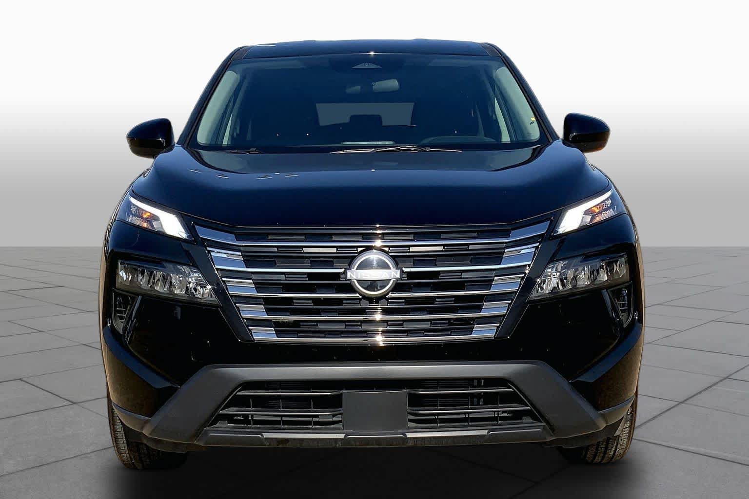 Used 2025 Nissan Rogue SV FWD image 4
