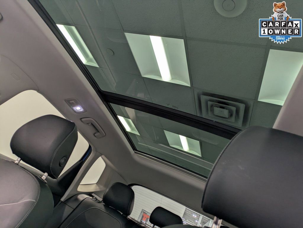 Used 2025 Volkswagen Taos SE image 23