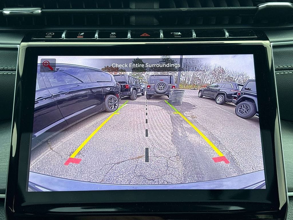 New 2025 Jeep Grand Cherokee Limited AWD/4WD image 12