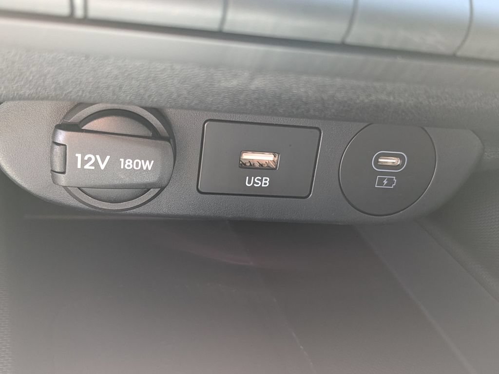 Certified 2026 Hyundai Elantra Limited FWD image 26
