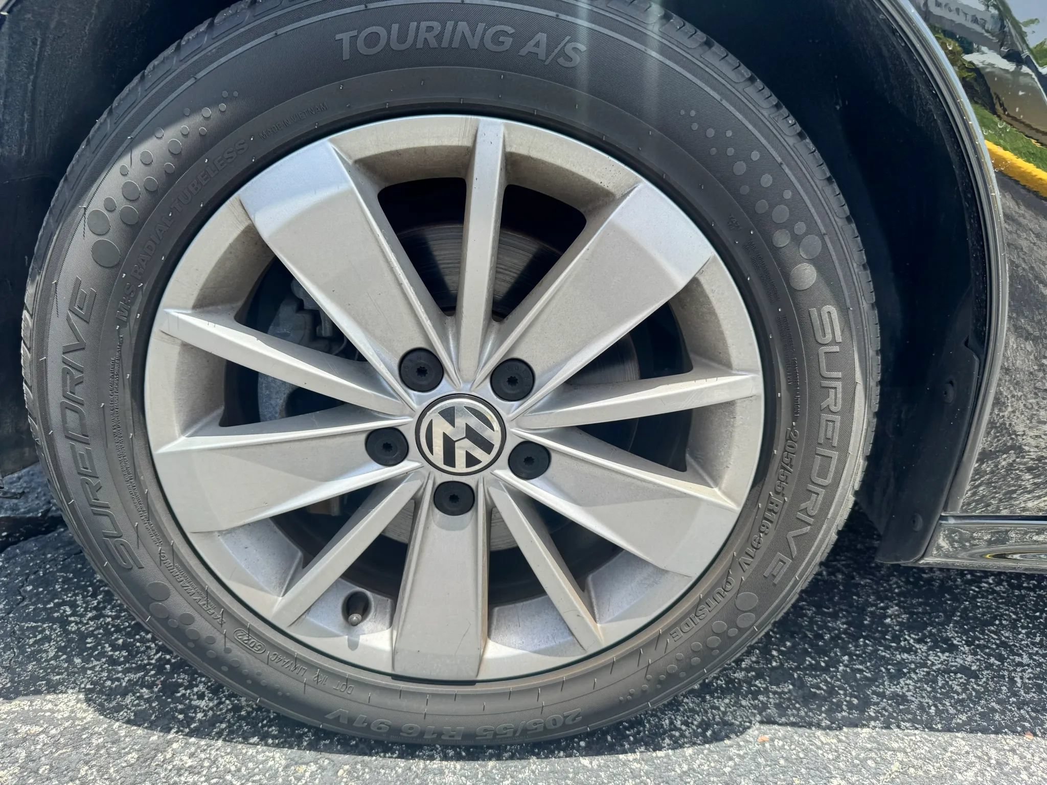 Used 2015 Volkswagen Jetta Sport FWD image 34