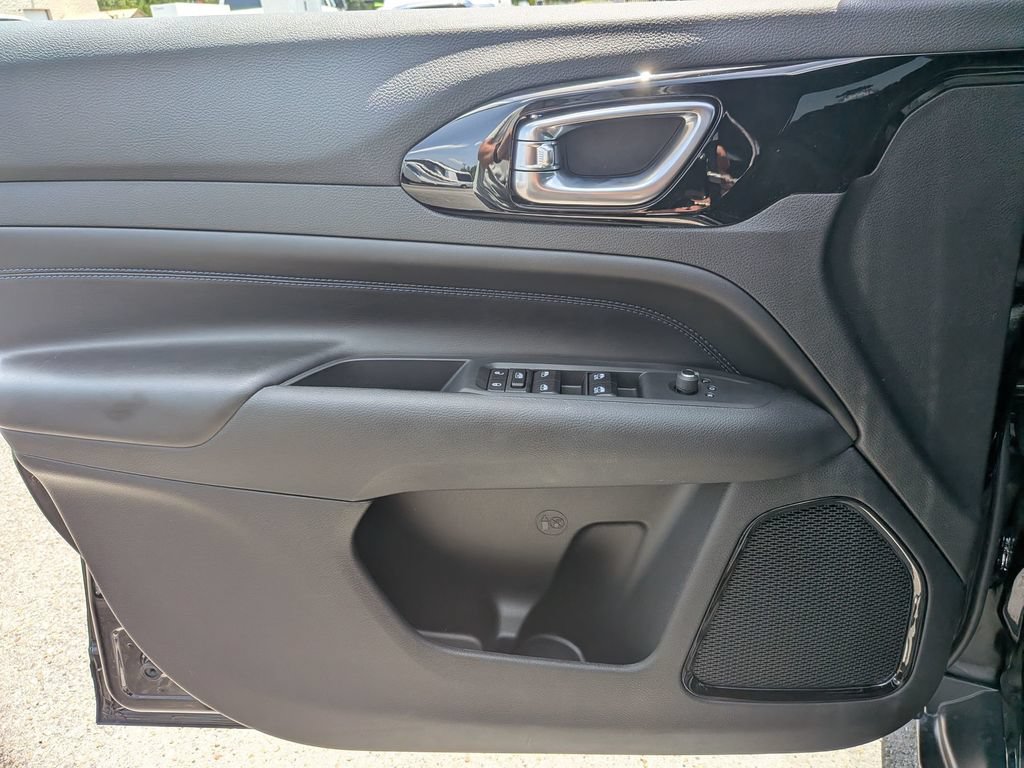 New 2026 Jeep Compass Latitude AWD/4WD image 30