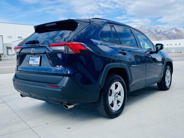 Used 2021 Toyota RAV4 XLE w/ Convenience Package image 5
