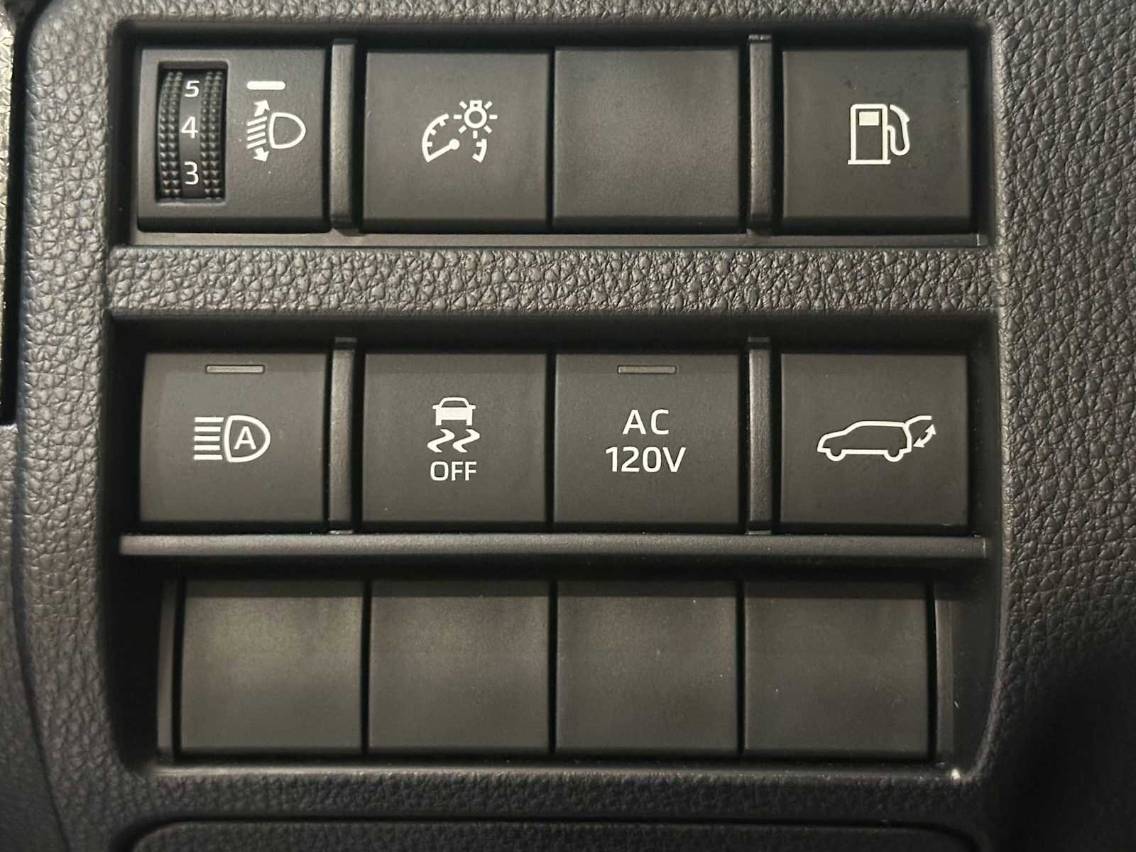 Certified 2025 Toyota 4Runner Limited AWD/4WD image 18