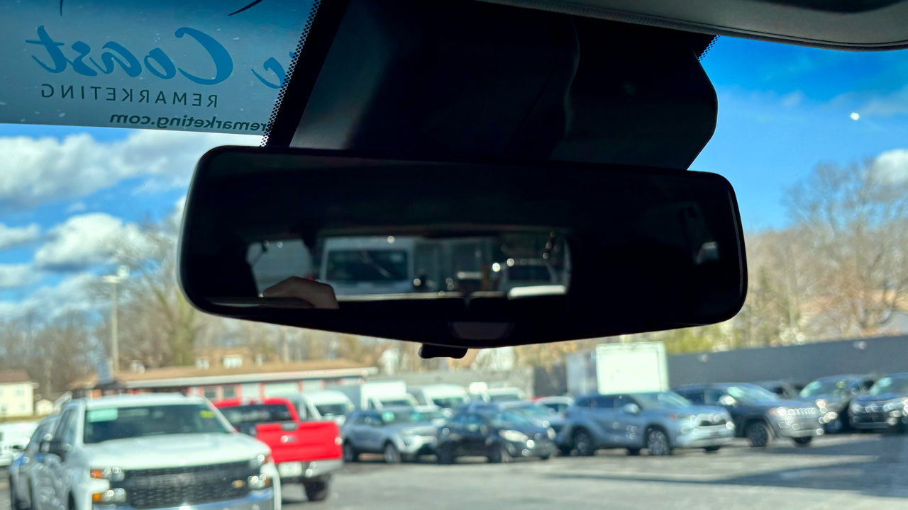 Used 2017 Cadillac Escalade Luxury image 26