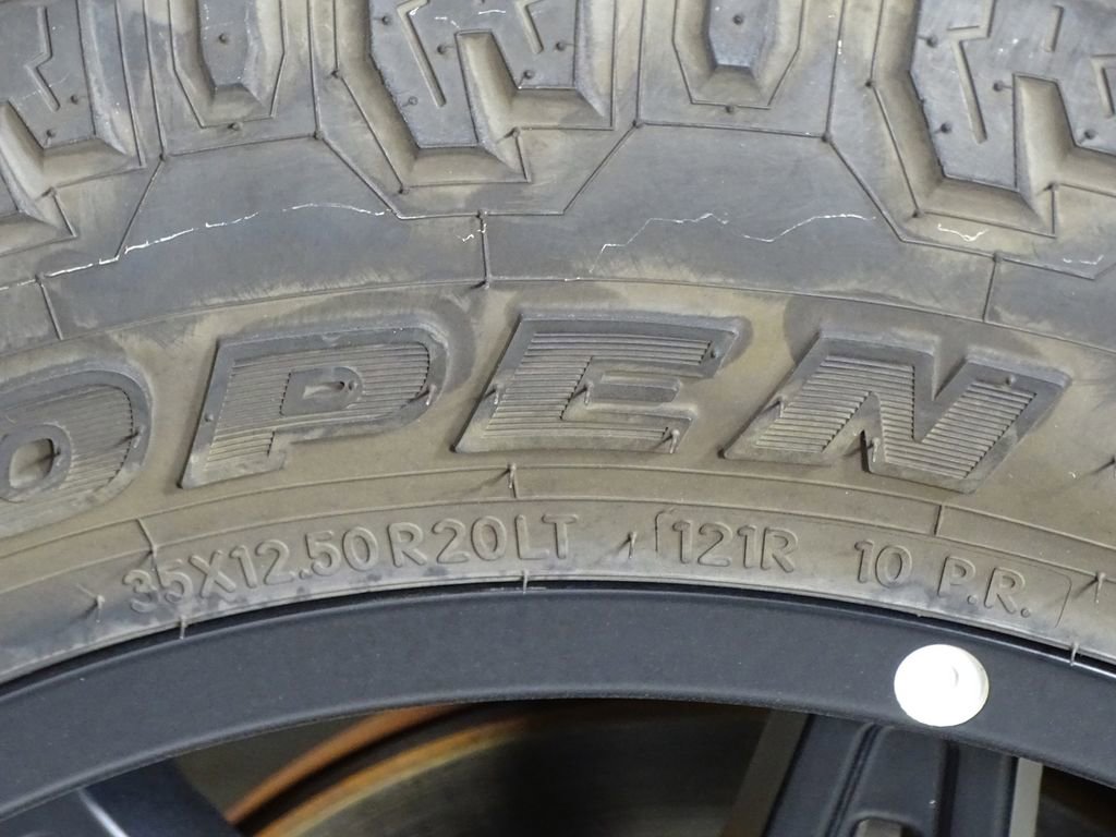 Used 2017 Jeep Wrangler Unlimited Sport w/ Connectivity Group image 27