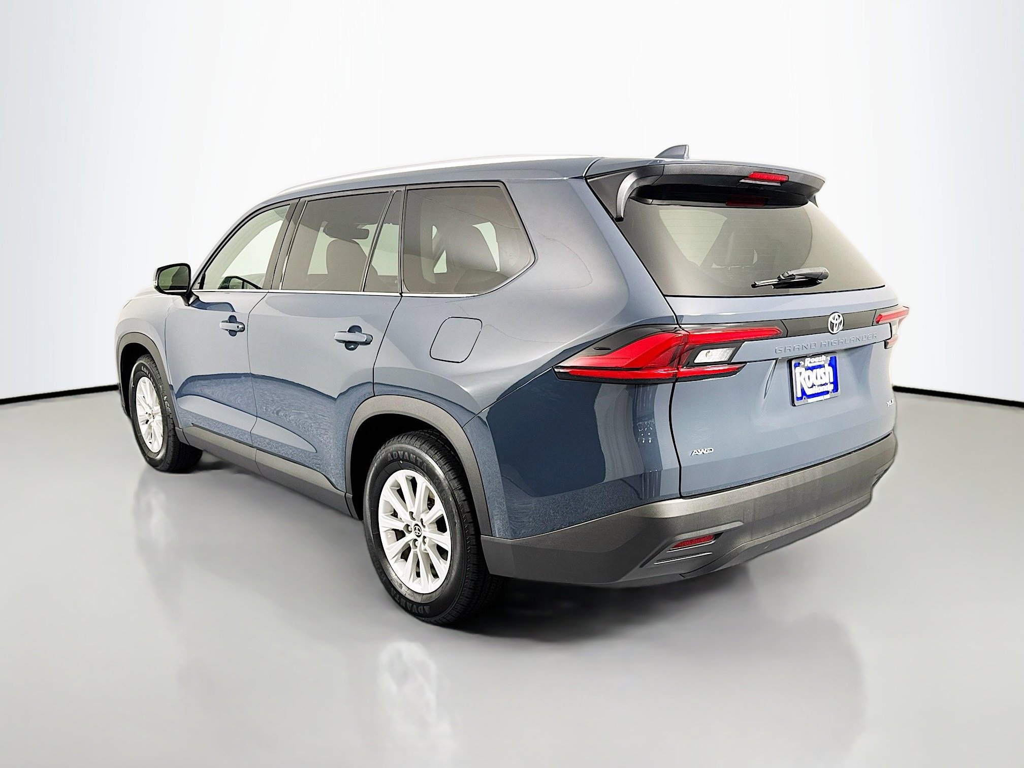 Used 2024 Toyota Grand Highlander XLE image 7