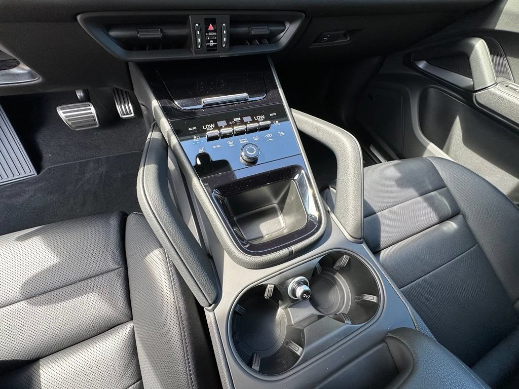 Used 2026 Porsche Cayenne E-Hybrid AWD/4WD image 34