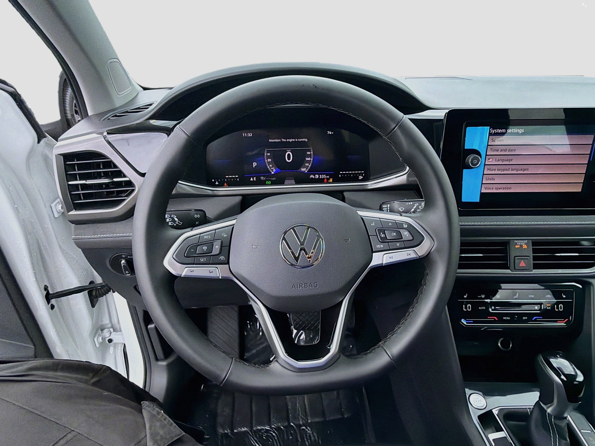 New 2026 Volkswagen Taos SE FWD image 10