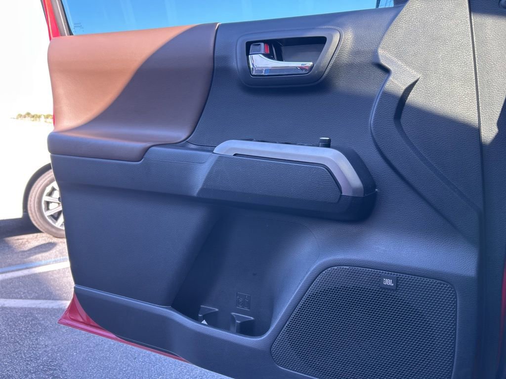 Used 2017 Toyota Tacoma Limited image 11
