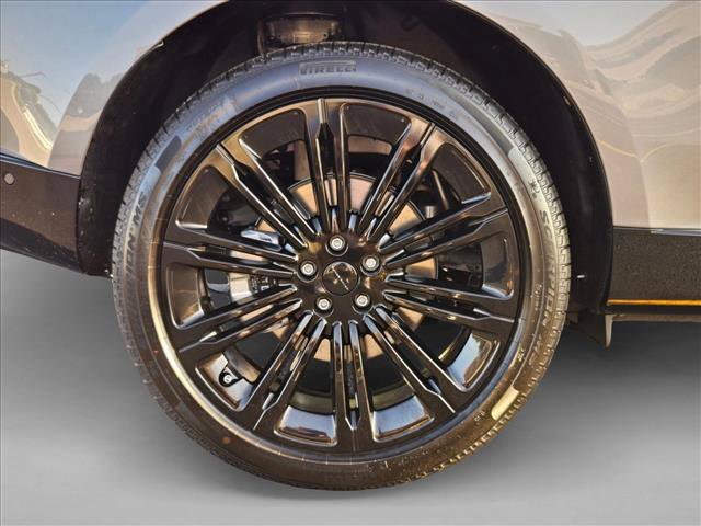 New 2026 Land Rover Range Rover Long Wheelbase SE AWD/4WD image 10
