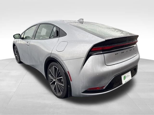 Used 2024 Toyota Prius XLE image 6