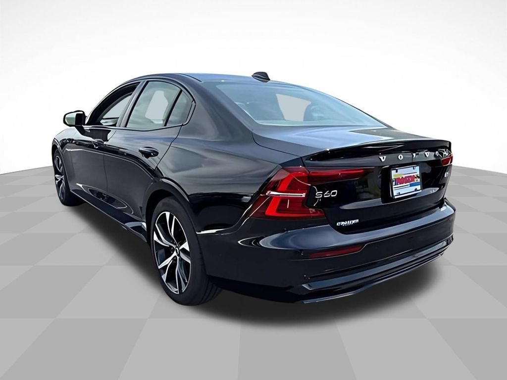 Used 2025 Volvo S60 B5 Plus AWD/4WD image 4