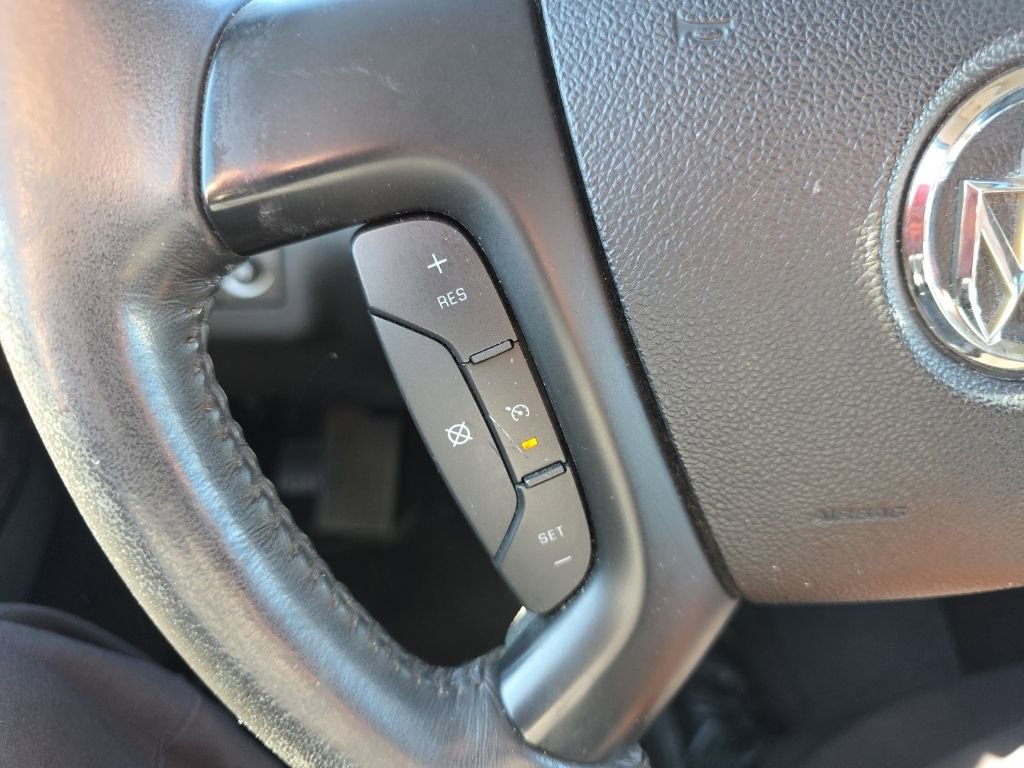 Used 2011 Buick Enclave CXL image 25