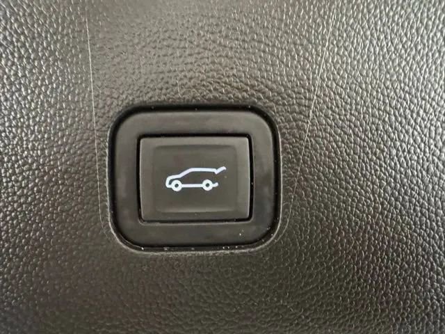 Used 2024 Buick Enclave Essence w/ Sport Touring Edition FWD image 9
