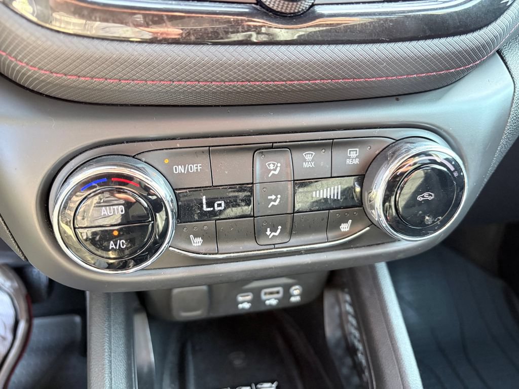 Used 2021 Chevrolet TrailBlazer RS w/ Sun and Liftgate Package AWD/4WD image 19