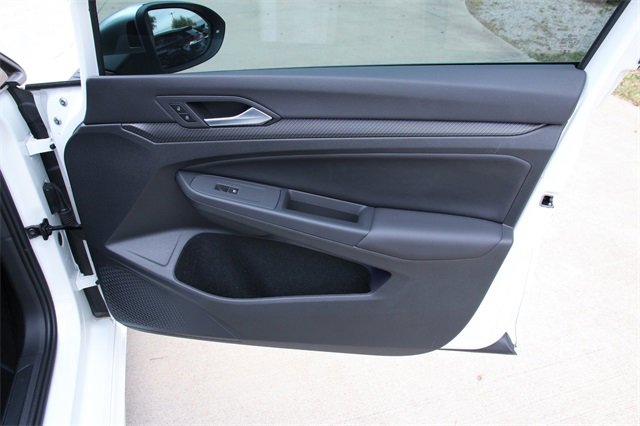 Used 2024 Volkswagen Golf R image 27