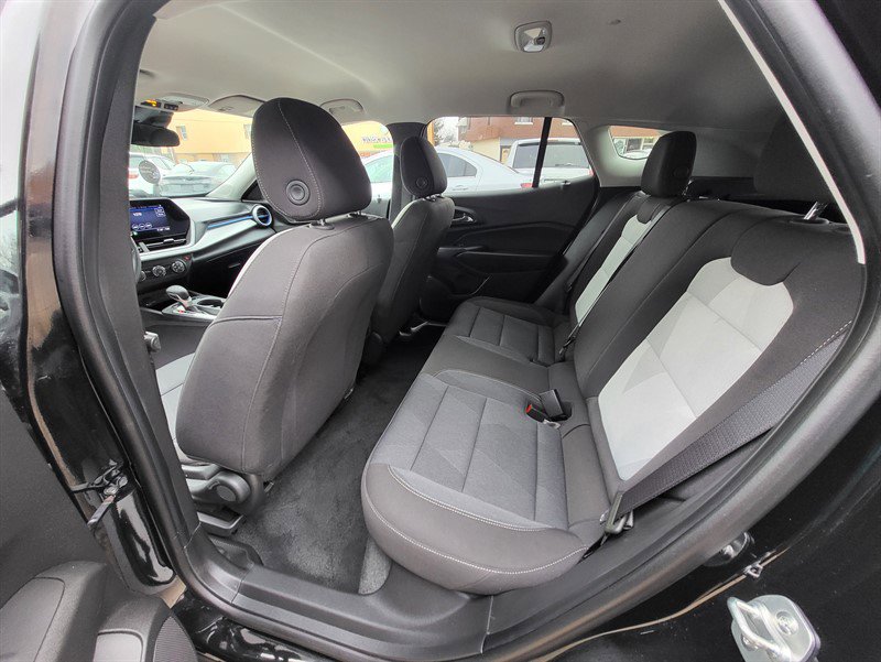 Used 2024 Chevrolet Trax LS image 9