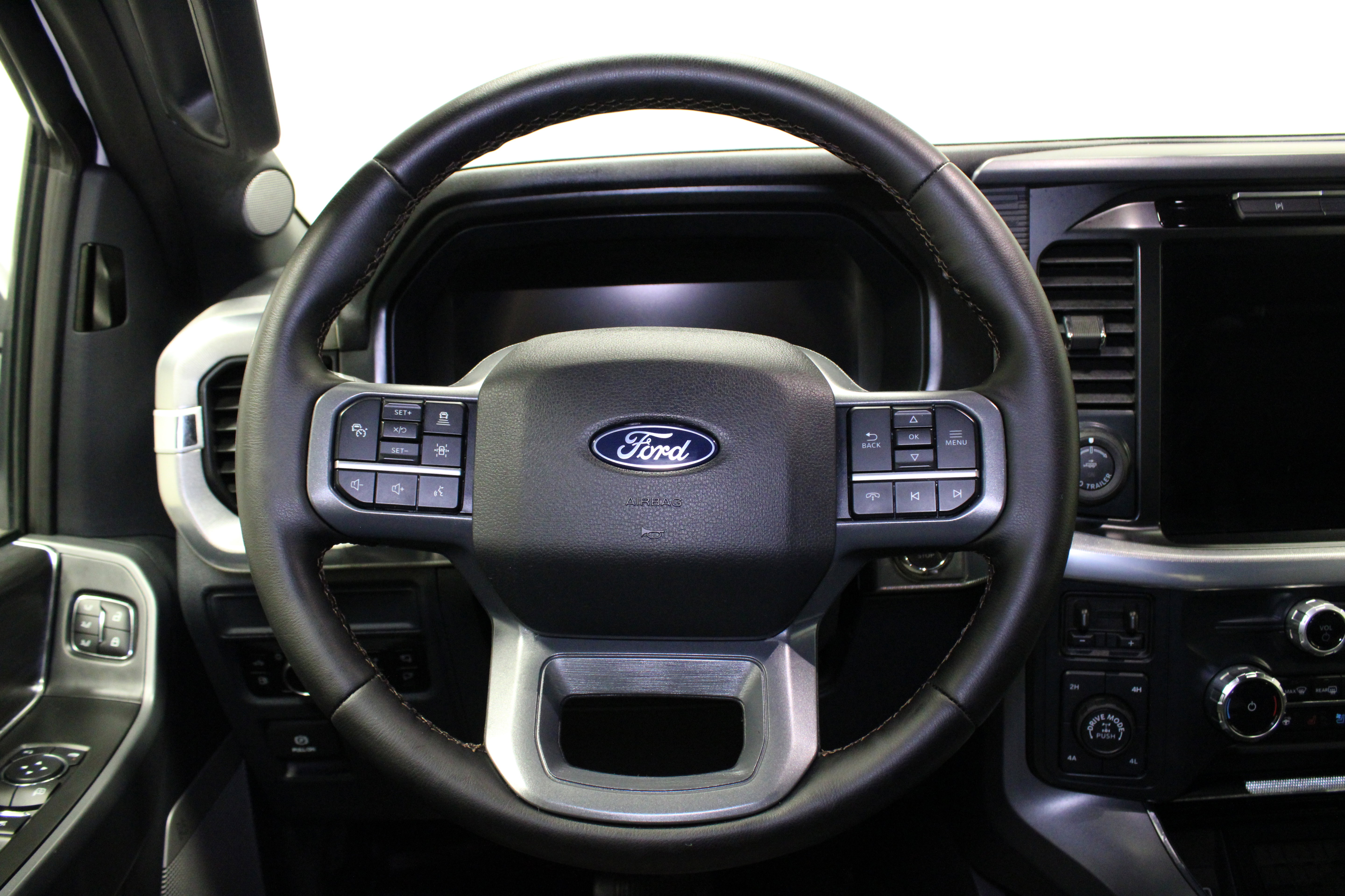 Used 2025 Ford F150 Lariat w/ Equipment Group 502A High AWD/4WD image 23