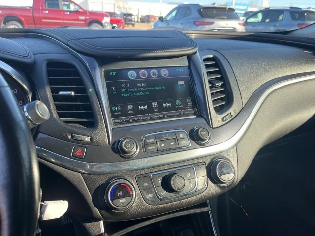 Used 2016 Chevrolet Impala LT w/ Convenience Package image 26