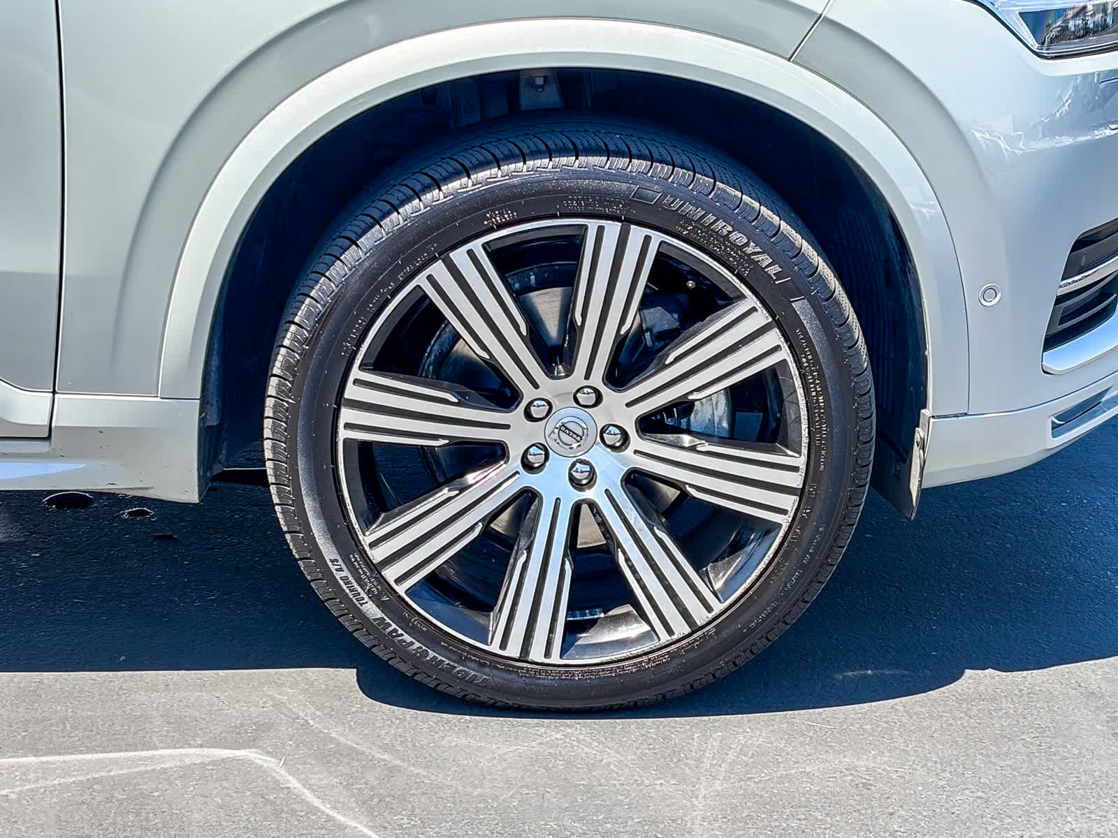 Used 2020 Volvo XC90 T6 Inscription w/ Protection Package Premier AWD/4WD image 9