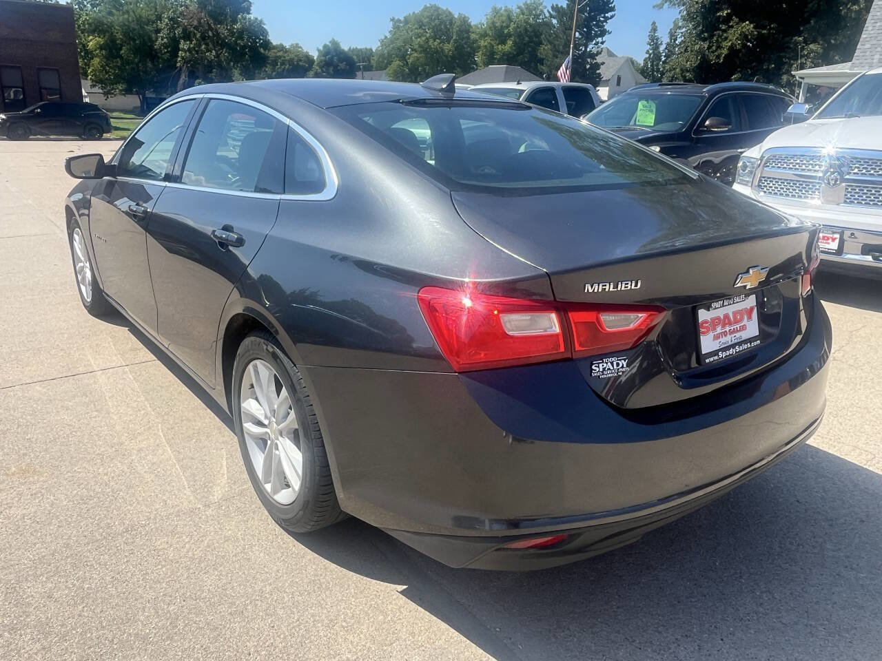Used 2017 Chevrolet Malibu LT image 10