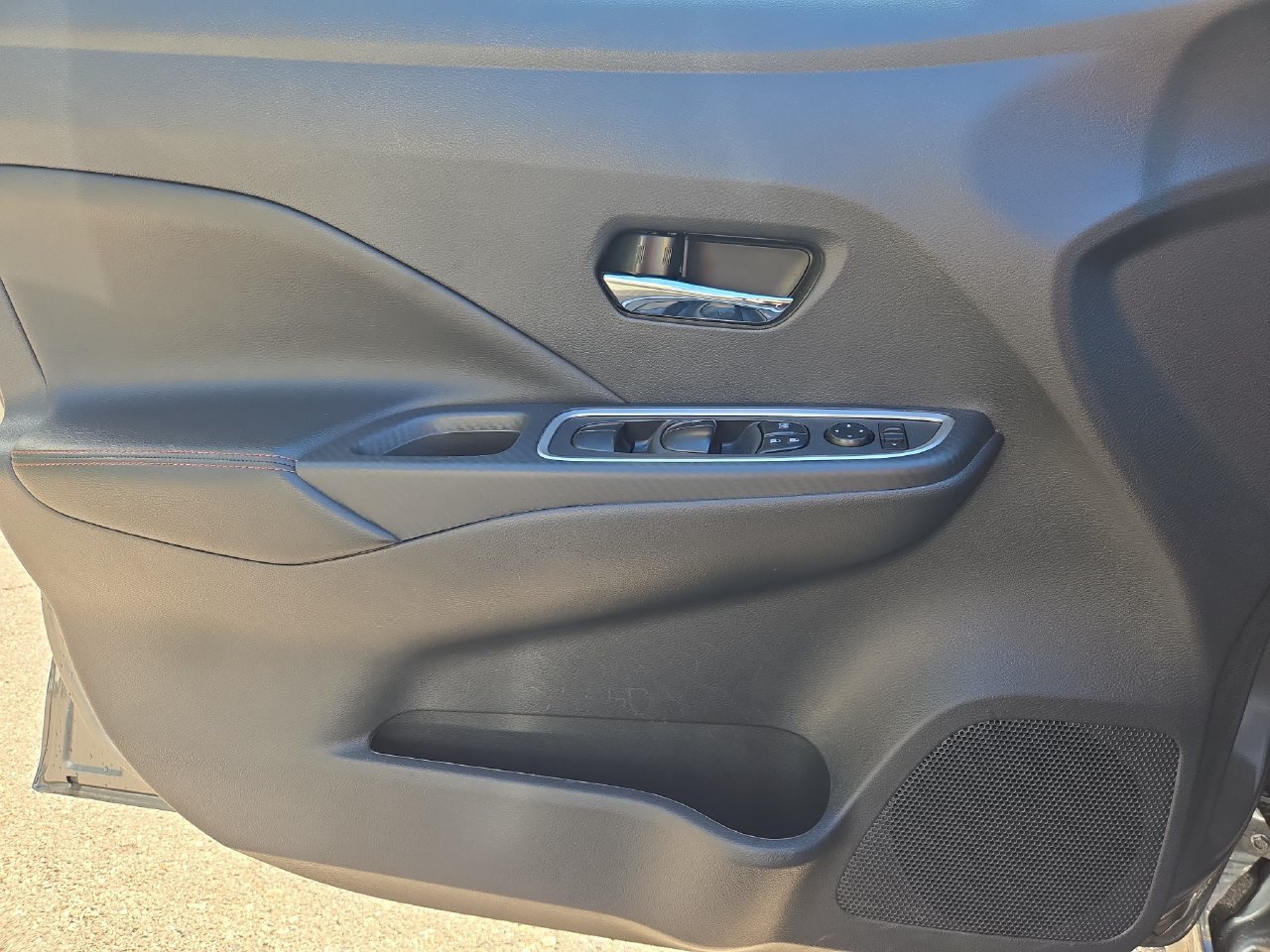 Used 2025 Nissan Versa SR w/ Trunk Package FWD image 23