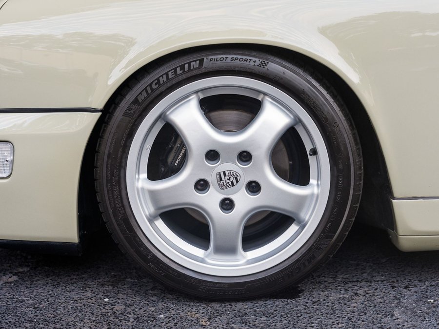 Used 1992 Porsche 911 GT3 RS image 9