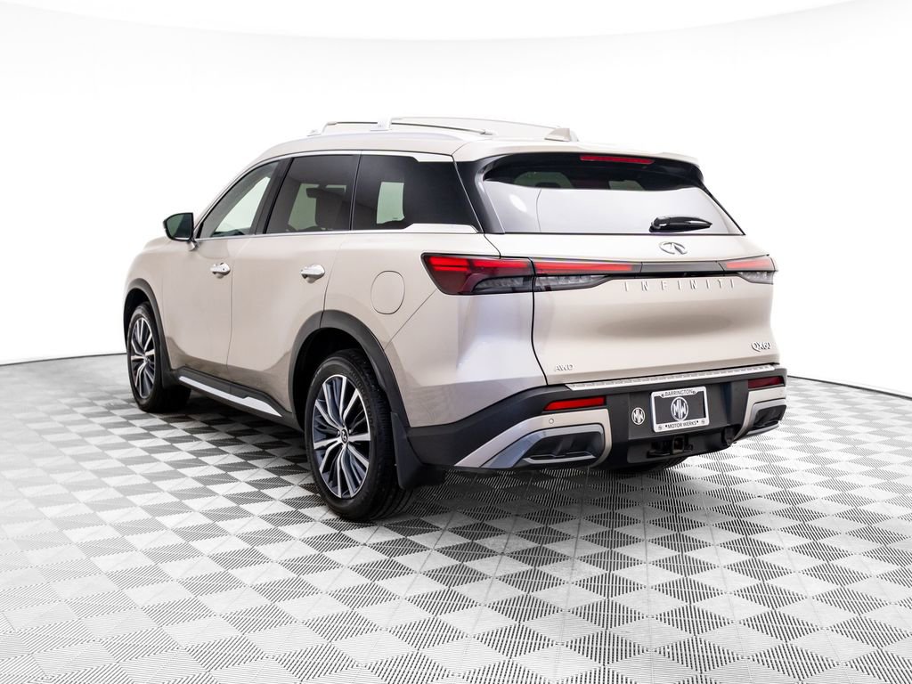 Used 2023 INFINITI QX60 Sensory w/ Vision Package image 3