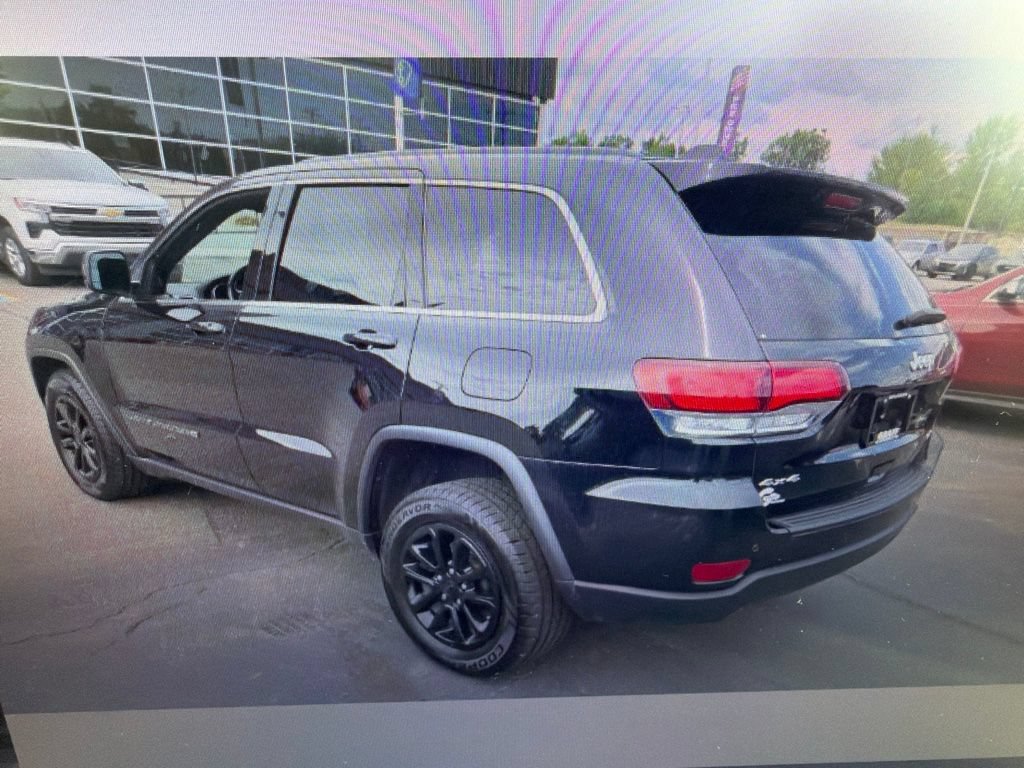 Used 2022 Jeep Grand Cherokee Laredo E w/ Security & Convenience Group AWD/4WD video 3