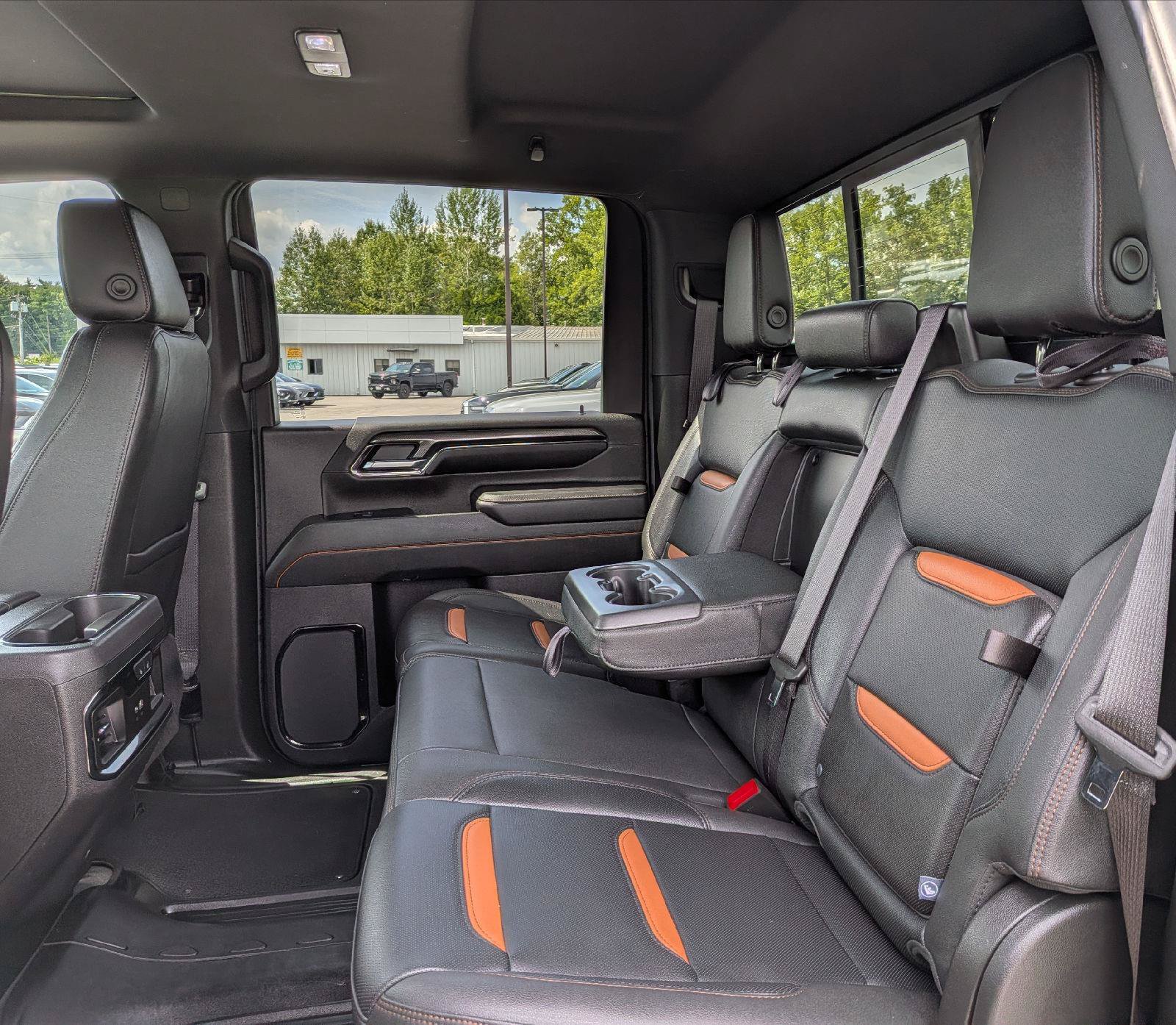 Used 2024 GMC Sierra 2500 AT4 w/ Technology Package AWD/4WD image 24