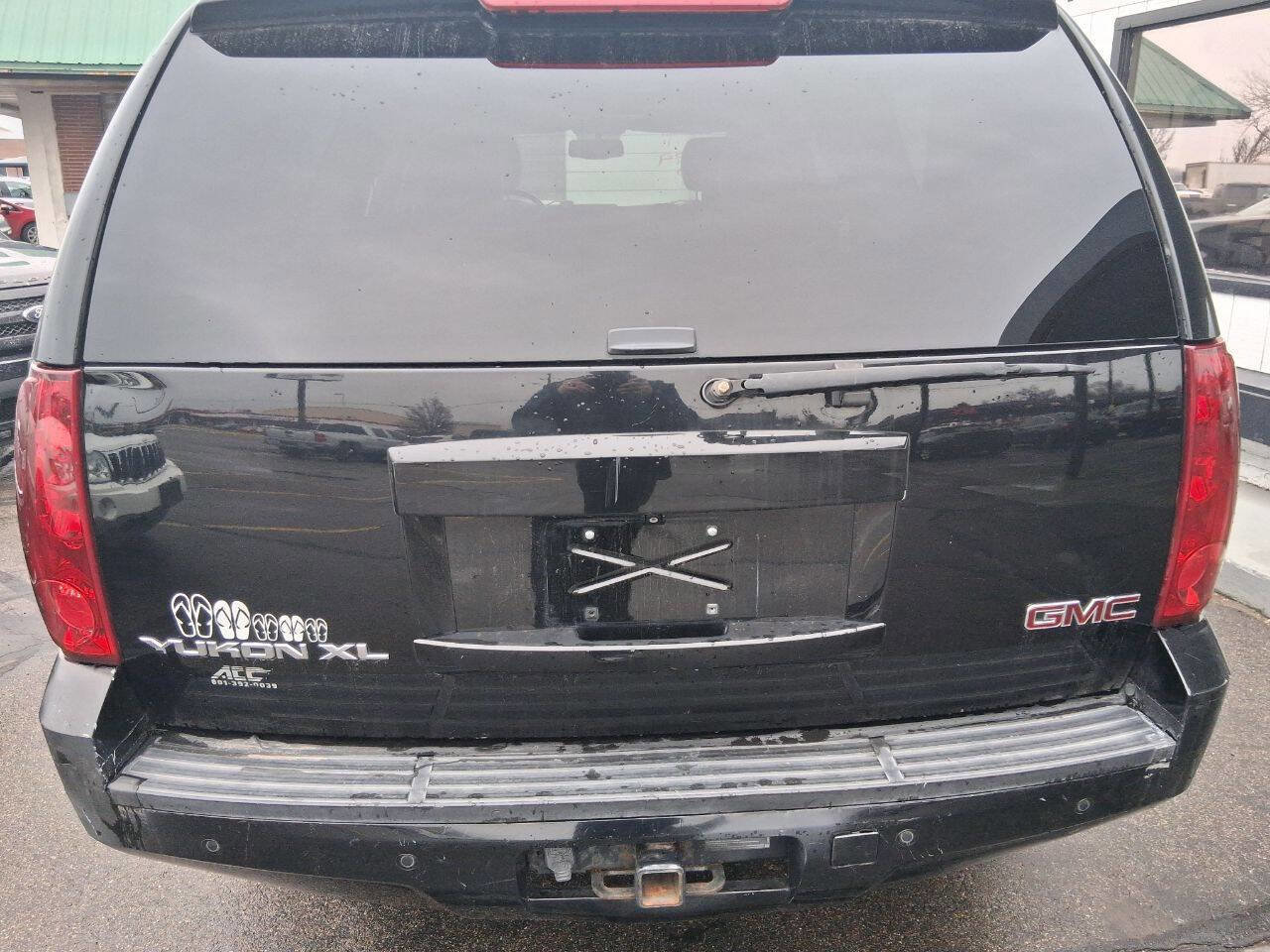 Used 2013 GMC Yukon XL SLT w/ SLT-2 Equipment Package image 5