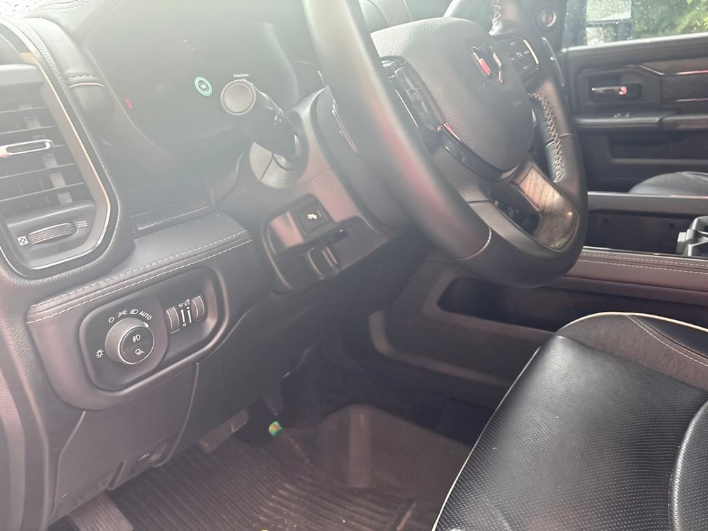 Used 2025 RAM 2500 Limited AWD/4WD image 13