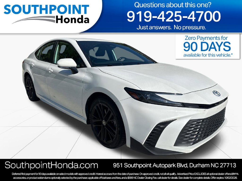Used 2025 Toyota Camry SE FWD image 1