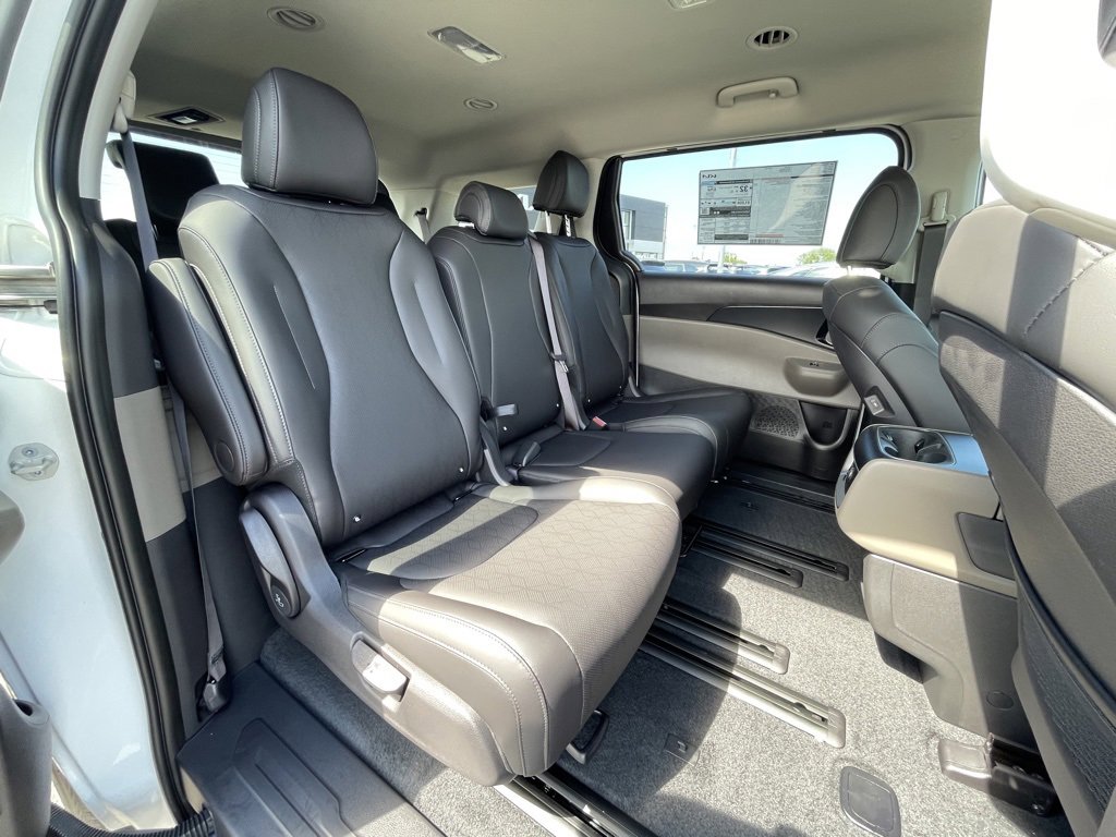 New 2026 Kia Carnival LXS image 29
