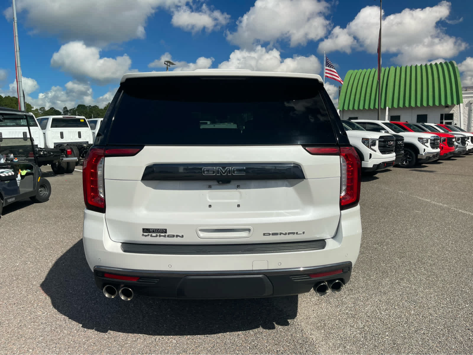 Used 2023 GMC Yukon XL Denali Ultimate AWD/4WD image 6