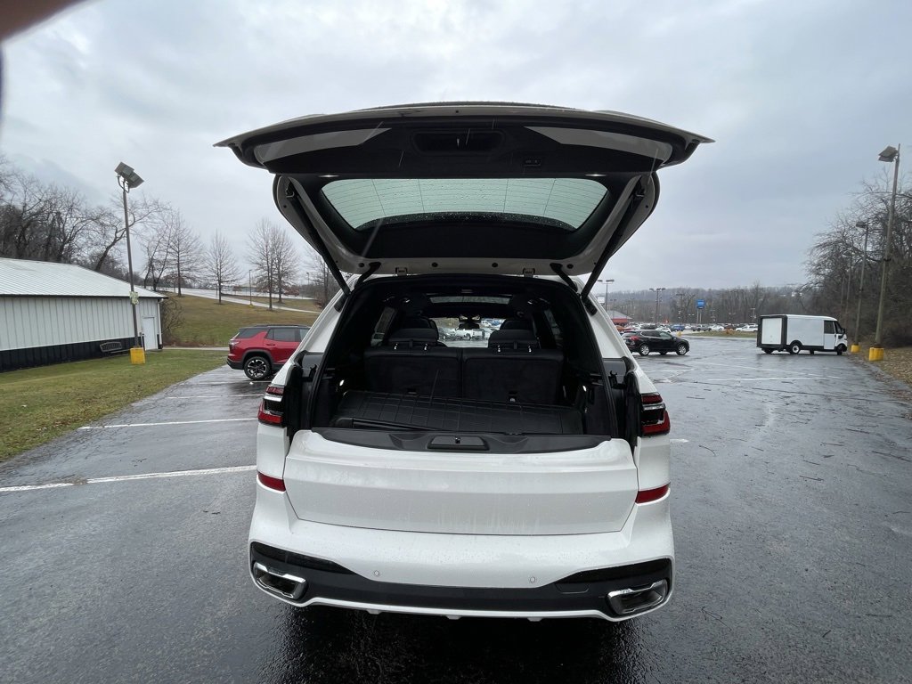 Used 2025 BMW X7 xDrive40i w/ M Sport Package image 22