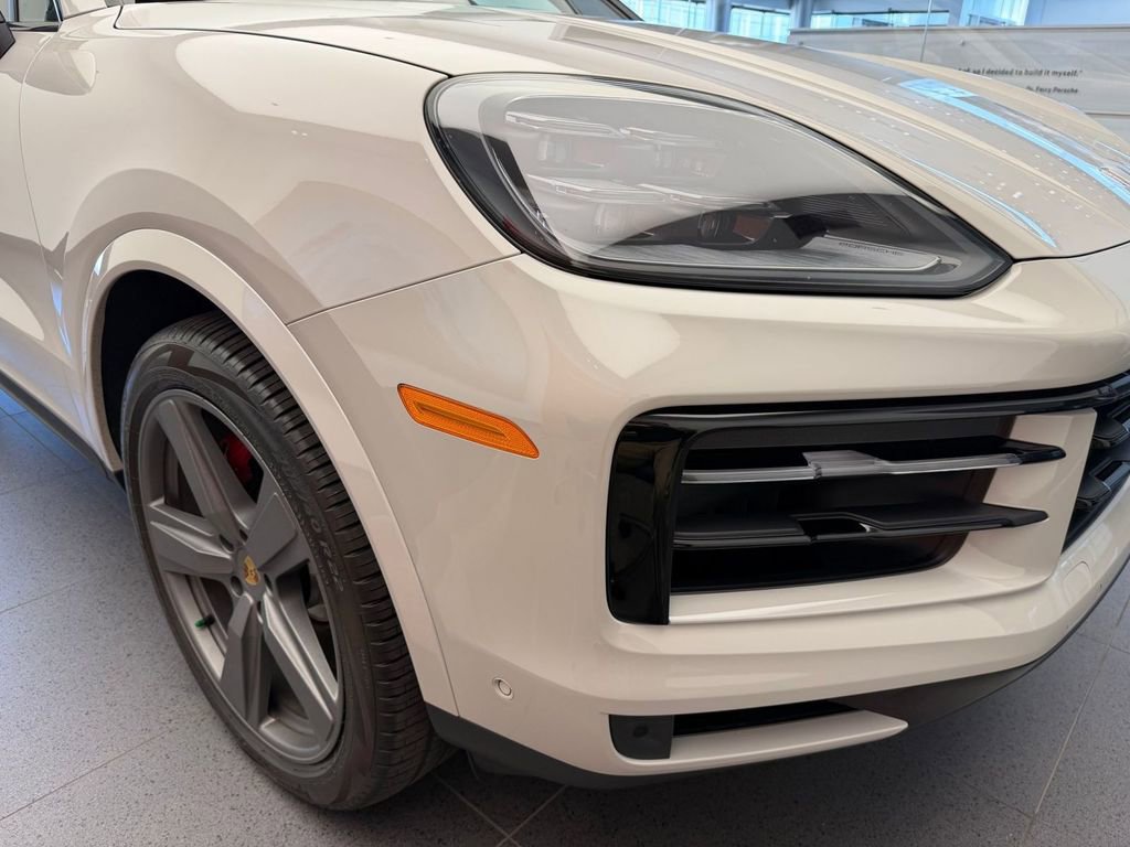 Certified 2024 Porsche Cayenne S AWD/4WD image 26