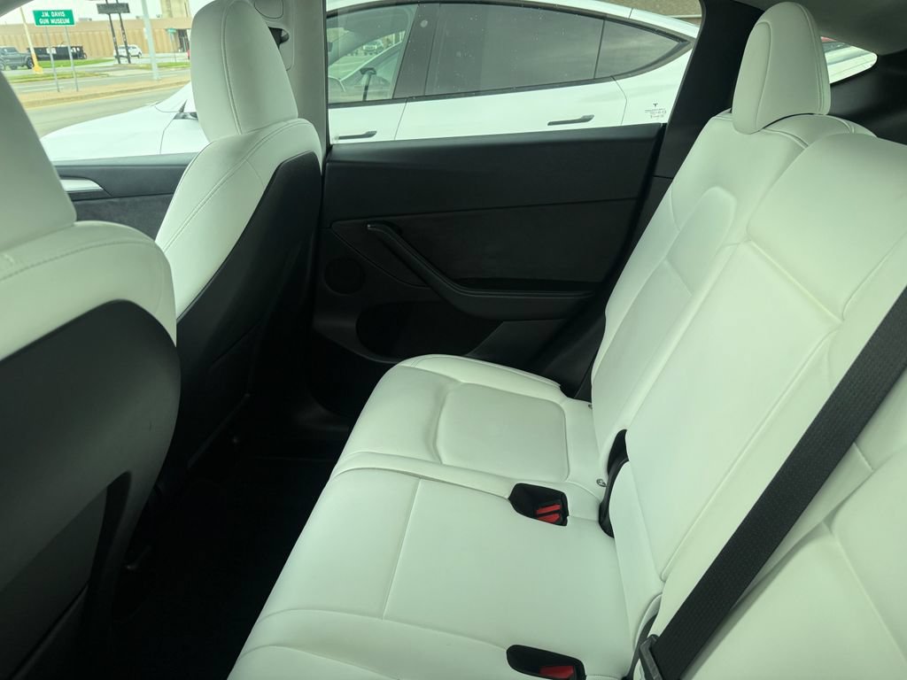 Used 2023 Tesla Model Y Long Range AWD/4WD image 23