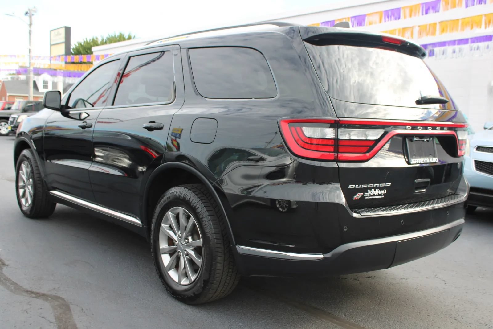 Used 2018 Dodge Durango SXT w/ Quick Order Package 2BB AWD/4WD image 2