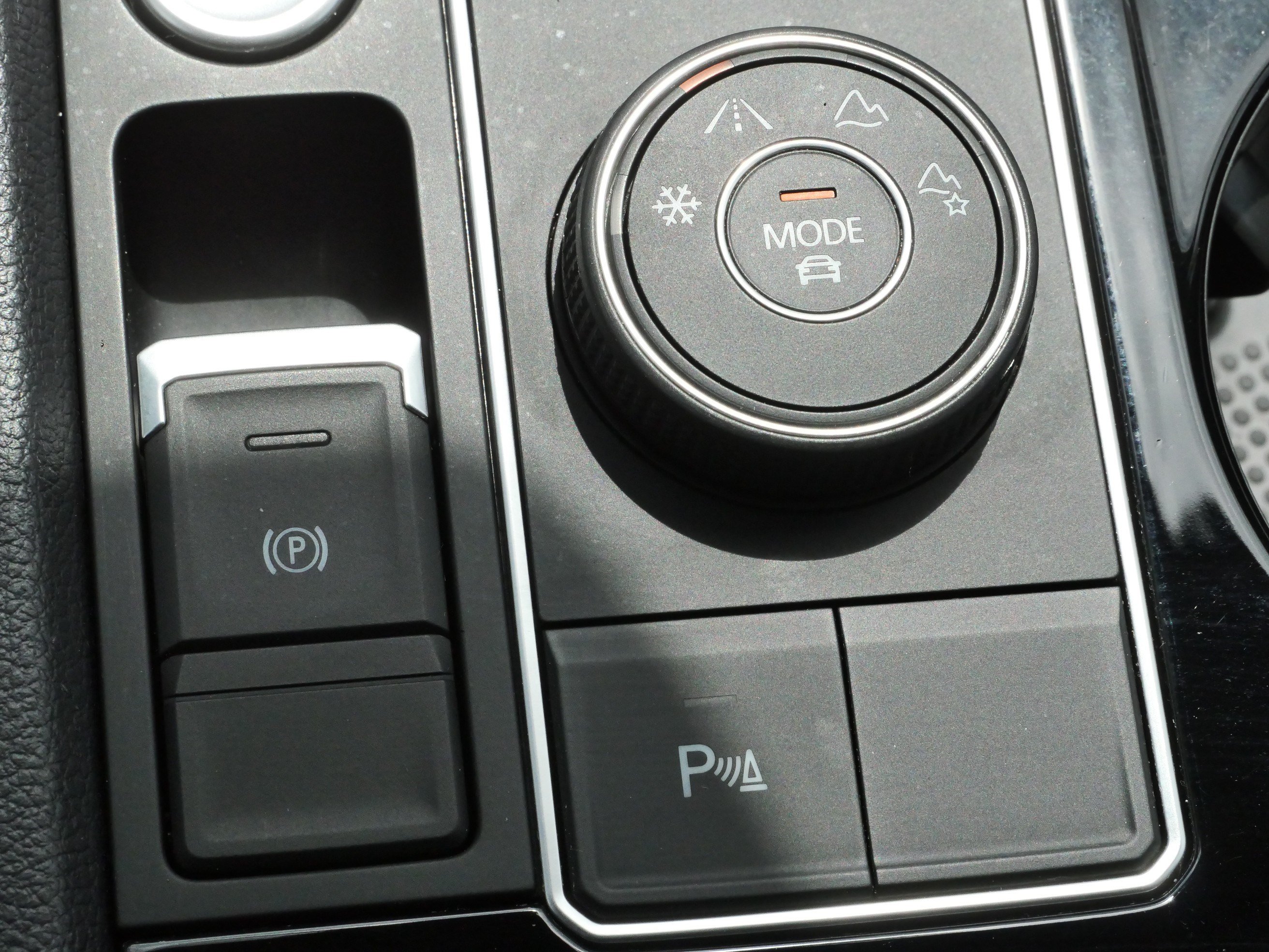 Used 2023 Volkswagen Atlas SEL AWD/4WD image 28